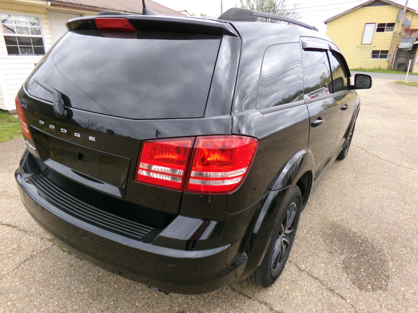 2018 Black /Black Dodge Journey SE (3C4PDCAB8JT) with an 2.4L engine, automatic transmission, located at 401 First NE, Bearden, AR, 71720, (870) 687-3414, 33.726528, -92.611519 - Photo#26